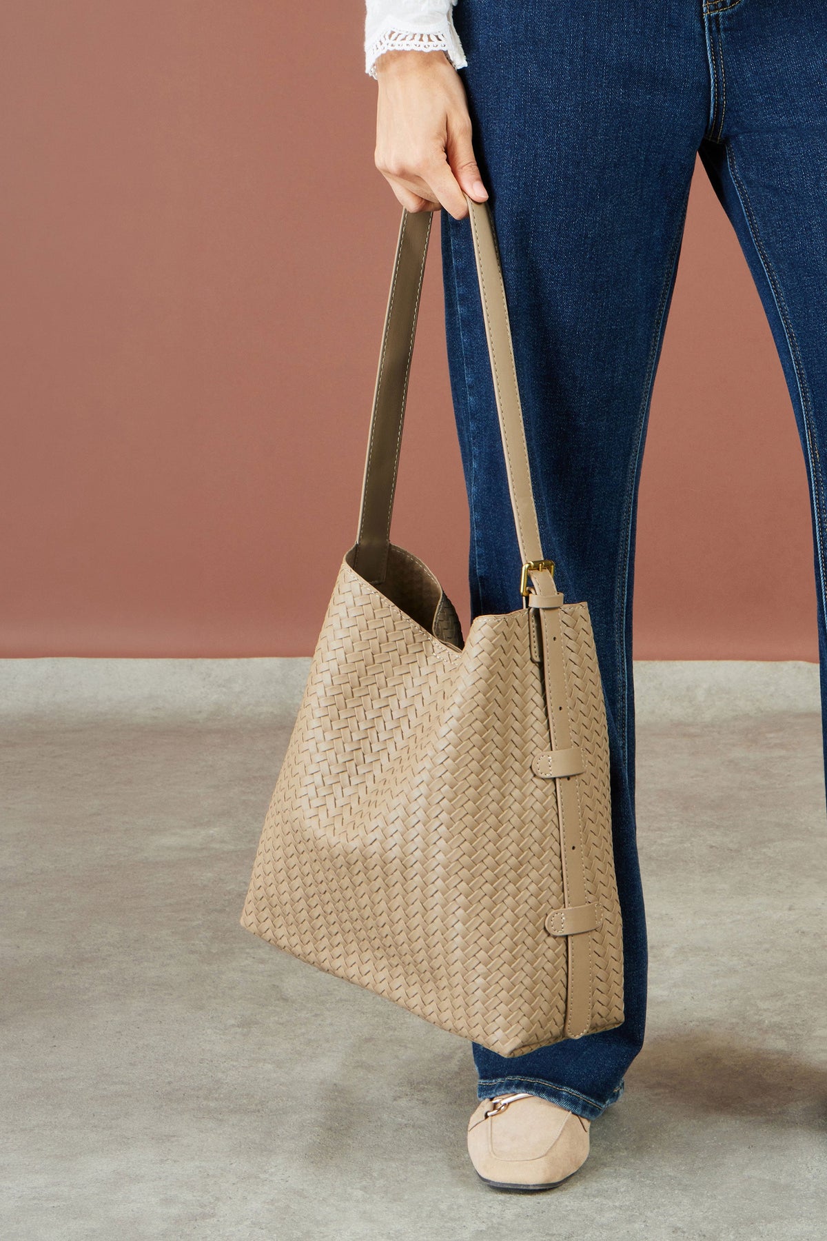 Stone Woven Shoulder Bag with Detachable Purse