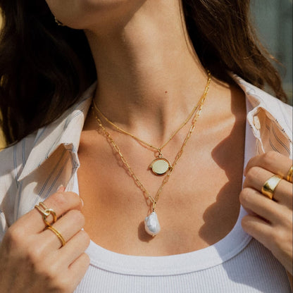 LUXE Faceted Disc Spinner Necklace – Gold by Orelia London